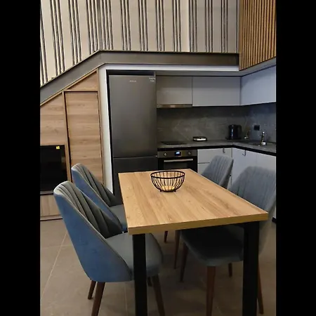 Panthea Luxury 1 Apartamento *