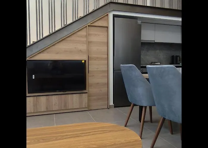Panthea Luxury 1 *
