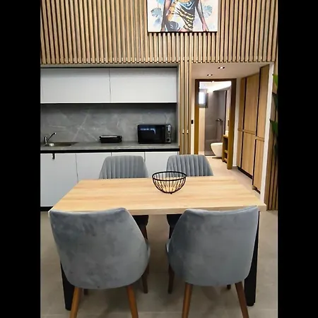 Panthea Luxury 1