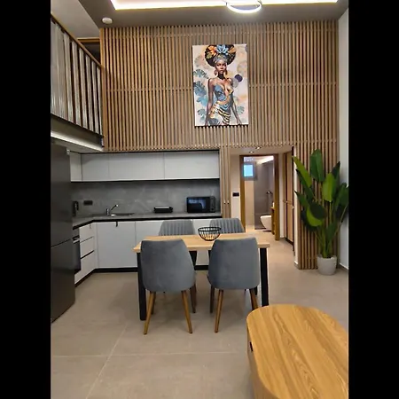 Panthea Luxury 1 Apartamento *