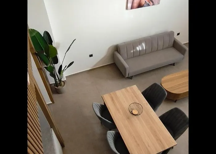 Panthea Luxury 1 יאליסוס