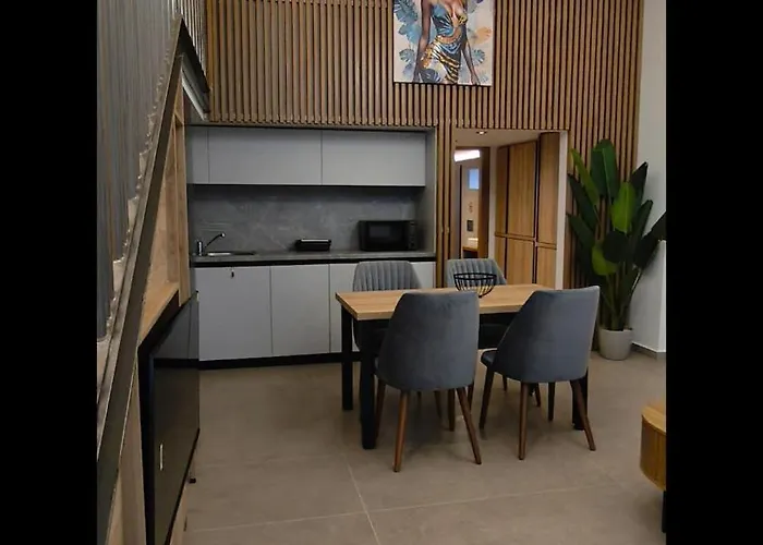 דירה Panthea Luxury 1 *